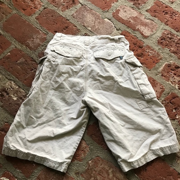 Kenneth Cole Reaction khaki shorts - Picture 7 of 8